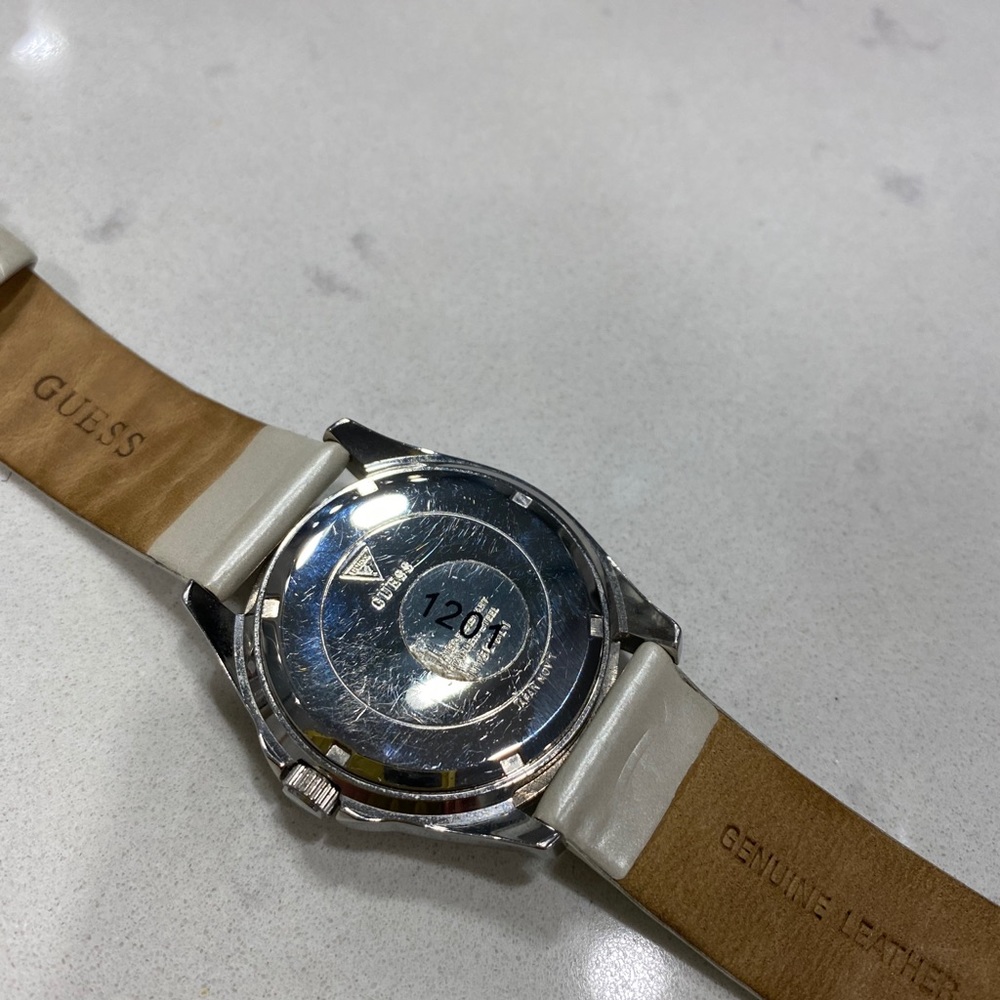 Guess watch - Picture 3 of 3